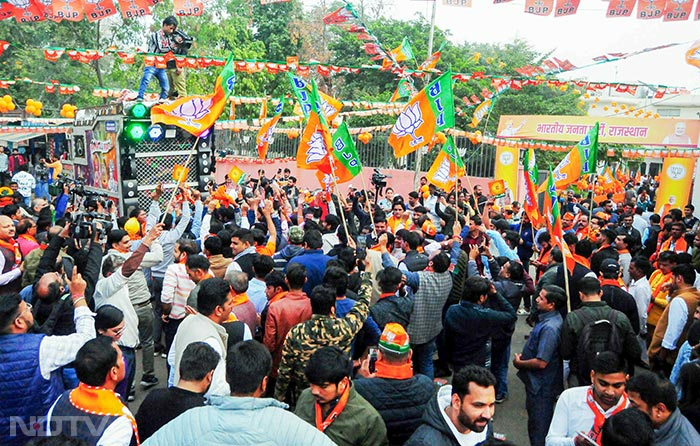 विधानसभा चुनावों में भाजपा की जबरदस्‍त जीत, कार्यकर्ताओं में जश्न का माहौल