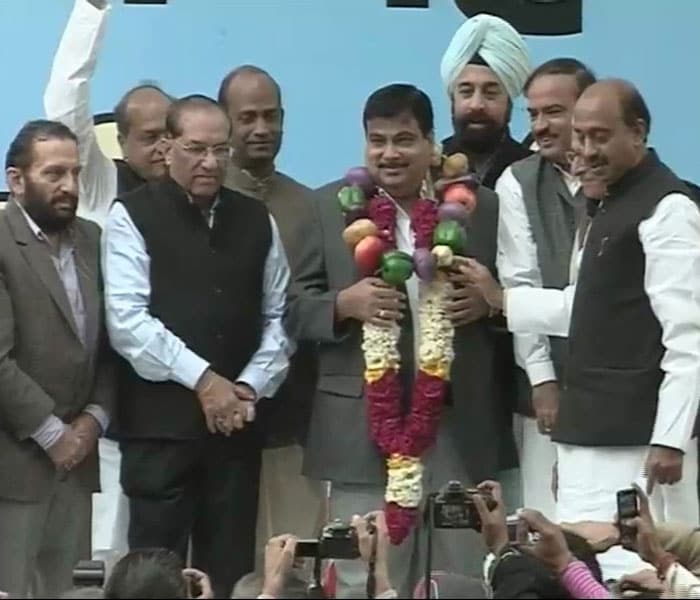 Nitin Gadkari also invited "all parties" to fight "shoulder to shoulder" against the government on the issue of price rise. "The prices are rising and our Agriculture Minister is not concerned about it. He is concerned about IPL matches. Is he the Civil Supplies Minister or the Cricket Minister, I don't know. (NDTV photo)