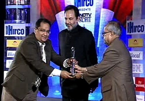 <p>Representative from Wipro Infotech receives an award in the IT Hardware category. (NDTV Photo)</p>