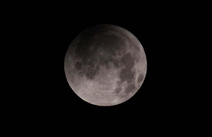\'Blood moon\' full lunar eclipse