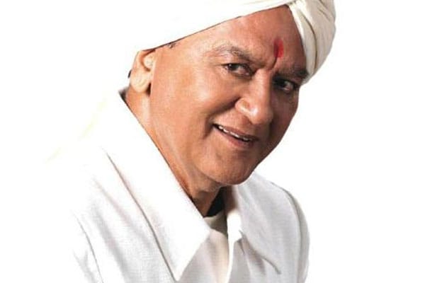 <p>Sunil Dutt entered politics in 1981 as he became the sheriff of Mumbai that year and stood for Lok Sabha elections in 1984 from Mumbai North-West Constituency. </p>
<p>He won the elections every time he stood from the same constituency including the General Elections in 2004. He was made Union Minister for Sports and Youth Affairs. In 1993, after the communal conflagration in Mumbai following the demolition of the Babri Masjid, Sunil Dutt resigned his seat as a Member of Parliament in protest against his party's mishandling of the situation. </p>