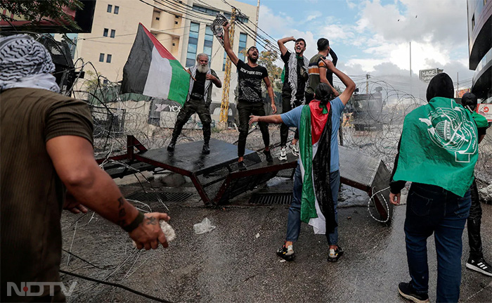 गाजा अस्पताल पर बमबारी से मध्य पूर्व में बड़े पैमाने पर विरोध प्रदर्शन शुरू