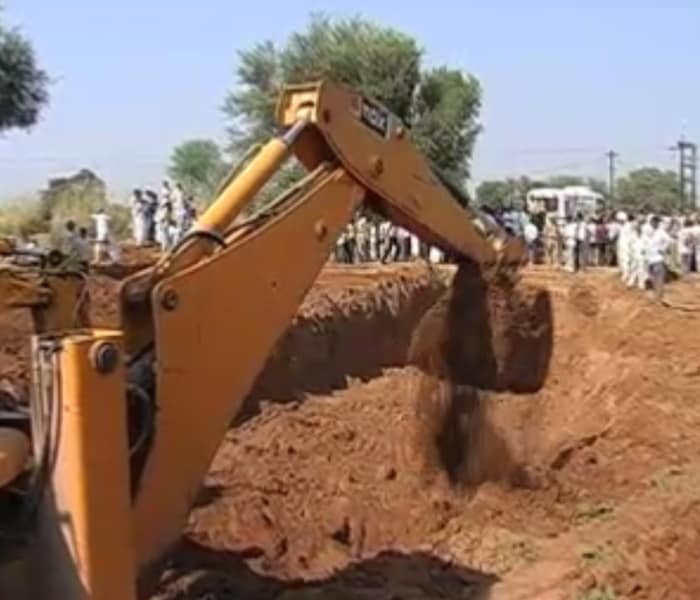 5-year-old Saahil fell into the borewell near his house while he was playing with his elder sister in the village, which is nearly 60 kms from Jaipur.(NDTV photo)