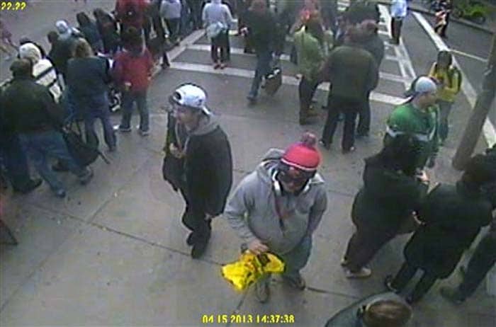 Boston marathon bombs : FBI releases pictures of  suspects