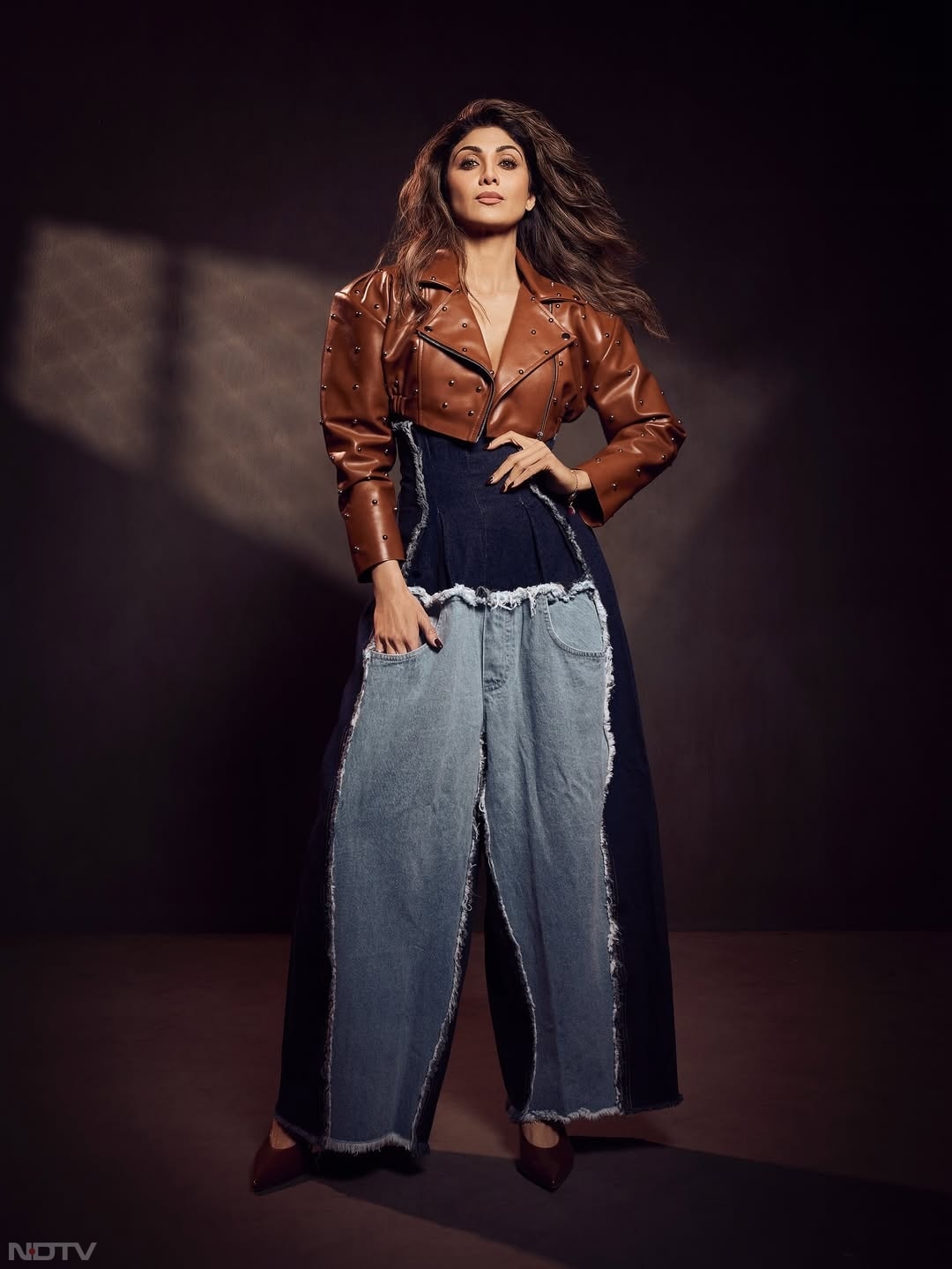 जब उन्हें सुबह जल्दी होती है तो वो स्मूदी लेती हैं. जिसमें वो बादाम दूध, ओट्स, केला, शहद और दूसरे कुछ फल मिलाती हैं.theshilpashetty/Instagram