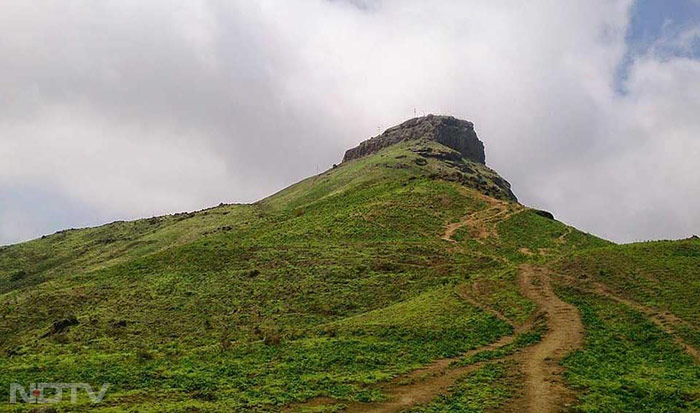 The mountain range was formed by the same geological events that gave birth to the Western Ghats. (X/@fitnesseducare)