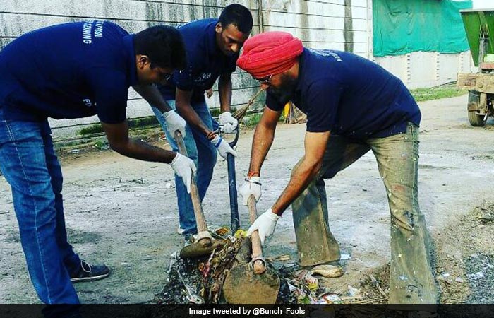 Bunch Of Swachh Fools Who Are On A Mission To Make Raipur 100% Clean