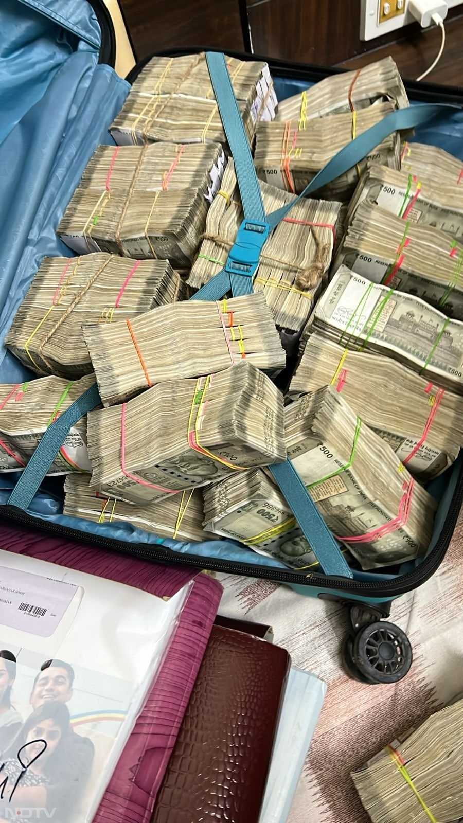 मामलों के सामूहिक पैमाने में महत्वपूर्ण कोयला समेत अन्य चीजों की चोरी शामिल है, जिसके परिणामस्वरूप सरकार को सैकड़ों करोड़ रुपए का भारी वित्तीय नुकसान हुआ है.