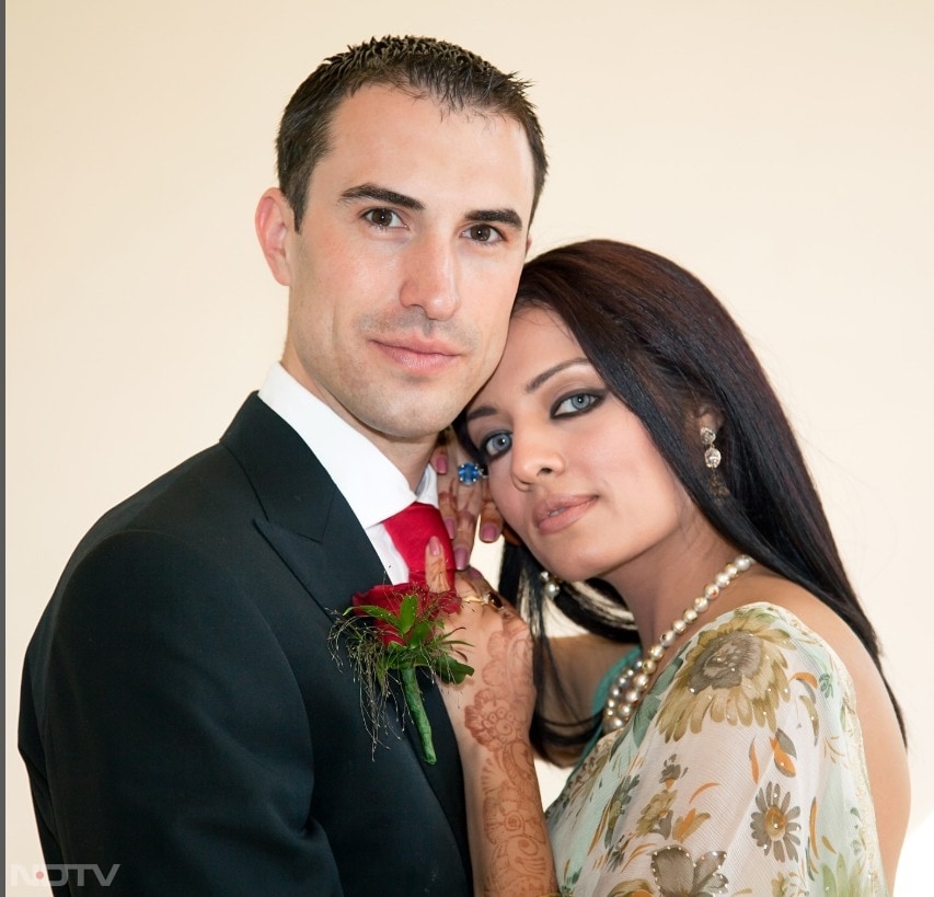 पीटर दुबई और सिंगापुर में कई सालों से काम कर रहे हैं और इन हाई-इन ब्रैंड्स को ग्लोबल मार्केटिंग स्ट्रैटेजी तैयार करने के लिए जाने जाते हैं.