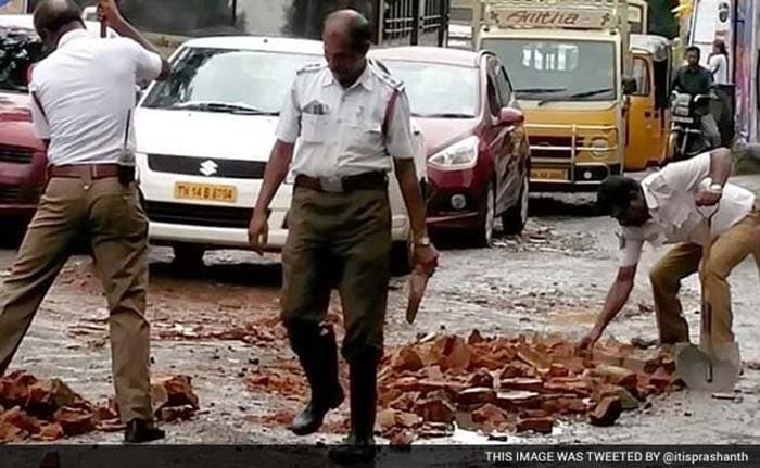 5 Pics: Heavy Rains Brings Chennai to a Standstill