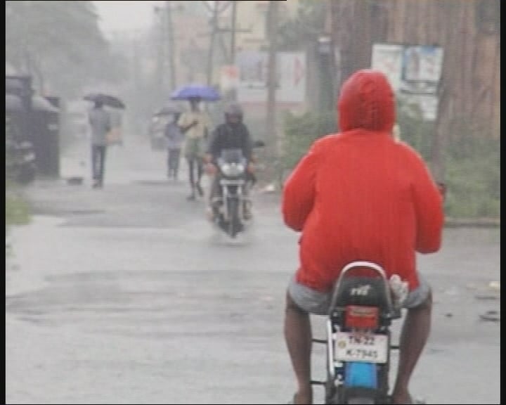 Barely two months after the deluge in Karnataka and Andhra Pradesh, heavy rains have flooded parts of Tamil Nadu. Thirty-four people have lost their lives in the incessant rain in the state. Commuters had to face difficulty as roads were flooded.
