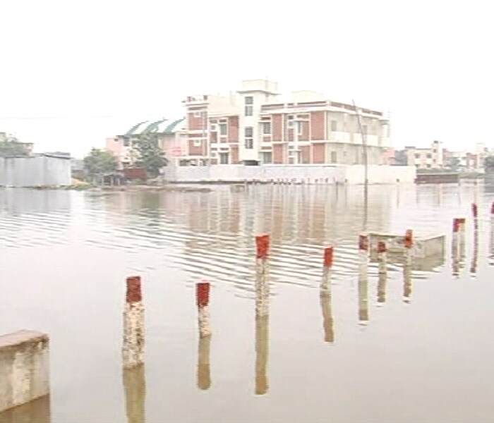 Many government buildings have been submerged and authorities have ordered schools to be shut in Chennai and many districts till the water level recedes.
