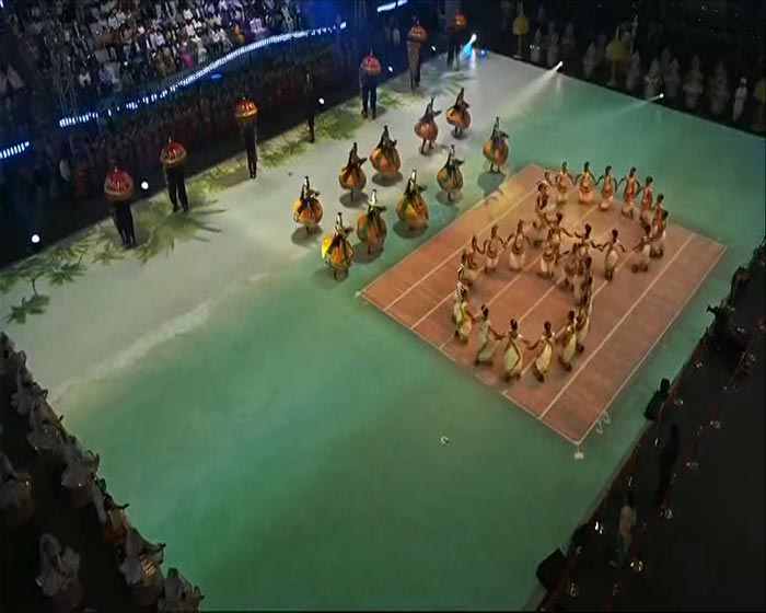 A special dance-song "Vanakkam Chennai, Vanakkam Chess", was screened.