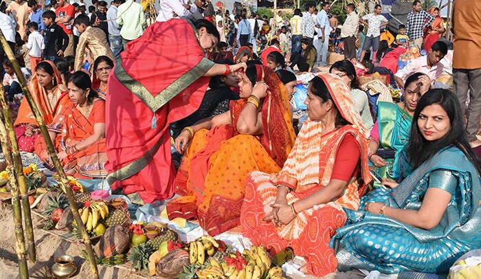 Chhath Puja 2022: धूमधाम से मनाया जाता है छठ महापर्व, ये खास तस्वीरें चेहरे पर ला देंगी मुस्कान