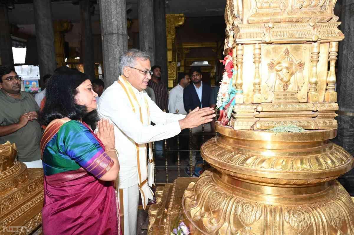 तिरुपति पहुंचे मुख्य चुनाव आयुक्त ज्ञानेश कुमार, 5 राज्यों में सफल चुनाव के बाद किए भगवान वेंकटेश्वर के दर्शन