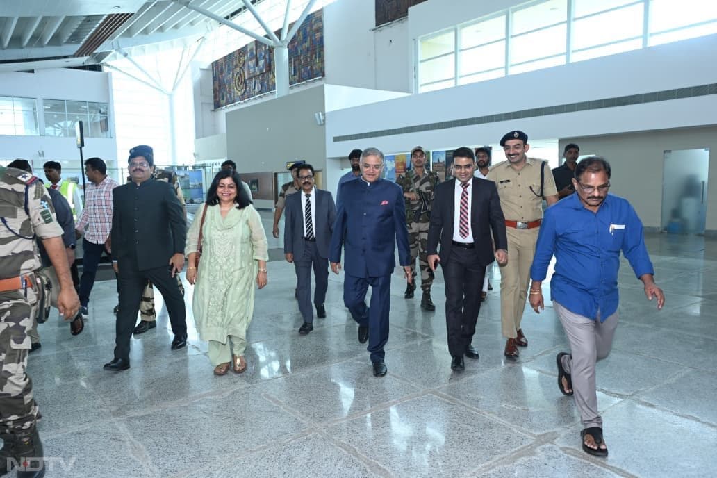 तिरुपति पहुंचे मुख्य चुनाव आयुक्त ज्ञानेश कुमार, 5 राज्यों में सफल चुनाव के बाद किए भगवान वेंकटेश्वर के दर्शन