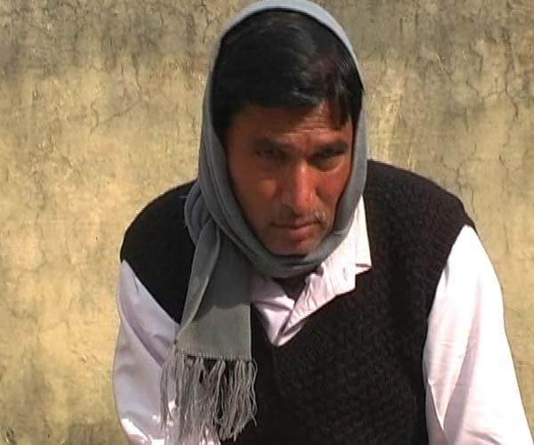 Akansha's classmates say the headmaster, Amar Singh Dohrey, in a fit of rage brutally assaulted Akansha.<br><br>He even slapped her sister Sonia, when she tried to intervene.(NDTV Photo)