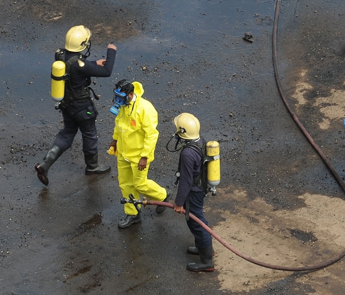 As a precautionary measure, people residing in and around the area were evacuated. To ensure that the leak did not spread to other areas, the firemen made a 'water curtain' and pushed it towards the sea.