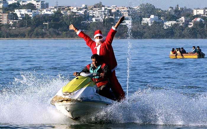 Joy And Cheer Across India As People Enthusiastically Gear Up For  Christmas 2016