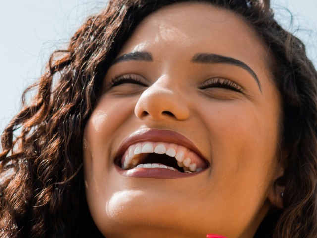 नारियल तेल से कुल्ला करने के फायदे