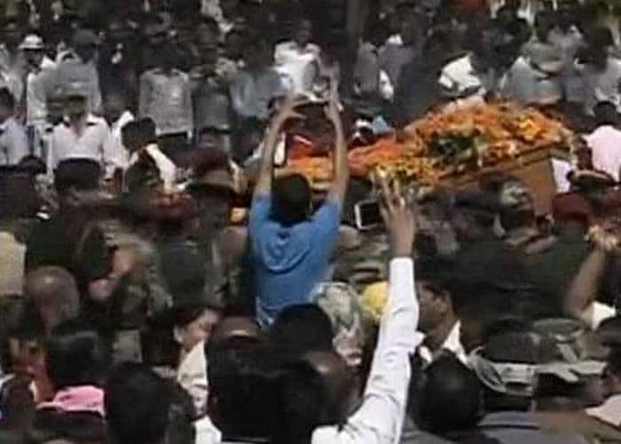 India Salutes Martyred Colonel Mahadik