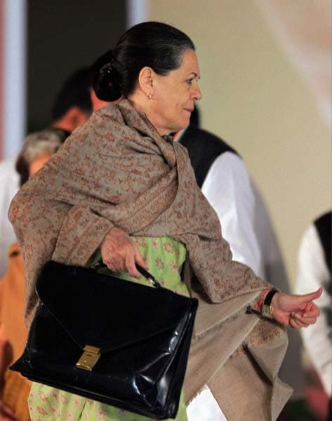 She walked to the Prime Minister's house for a dinner party. And at the 83rd Plenary Session of the Indian National Congress in New Delhi on Monday, there Sonia Gandhi was carrying her own bag. <br/> <br/> Don't miss that thumbs up, inadvertent or otherwise. The reins of the ruling party seem to be in confident hands.