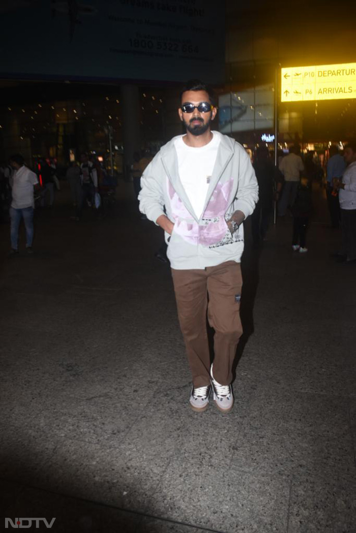 KL Rahul looked uber cool in a grey jacket and brown pants. (Image Courtesy: Varinder Chawla)