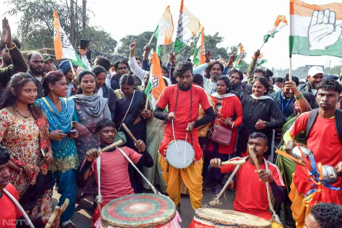 Congress supporters beat drums in Ranchi to celebrate INDIA bloc's win in Jharkhand elections