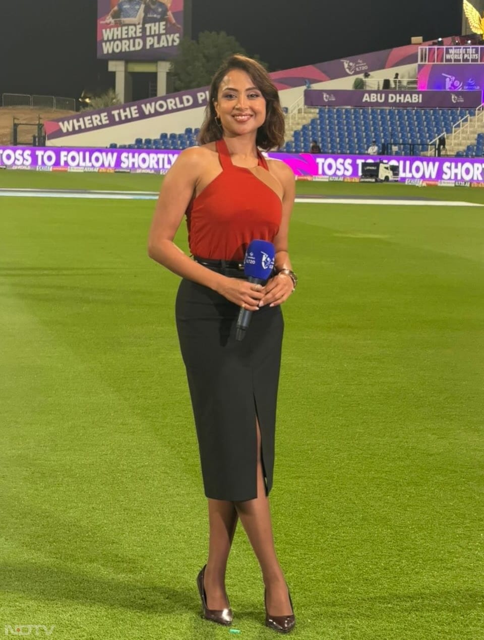 भारत-बांग्लादेश के बीच नाजुक हालात के बीच स्&zwj;पोर्ट्स प्रजेंटर रिद्धिमा पाठक ने बांग्लादेश प्रीमियर लीग के आगामी सीजन से अपना नाम वापिस ले लिया है.ridhimapathak/Instagram