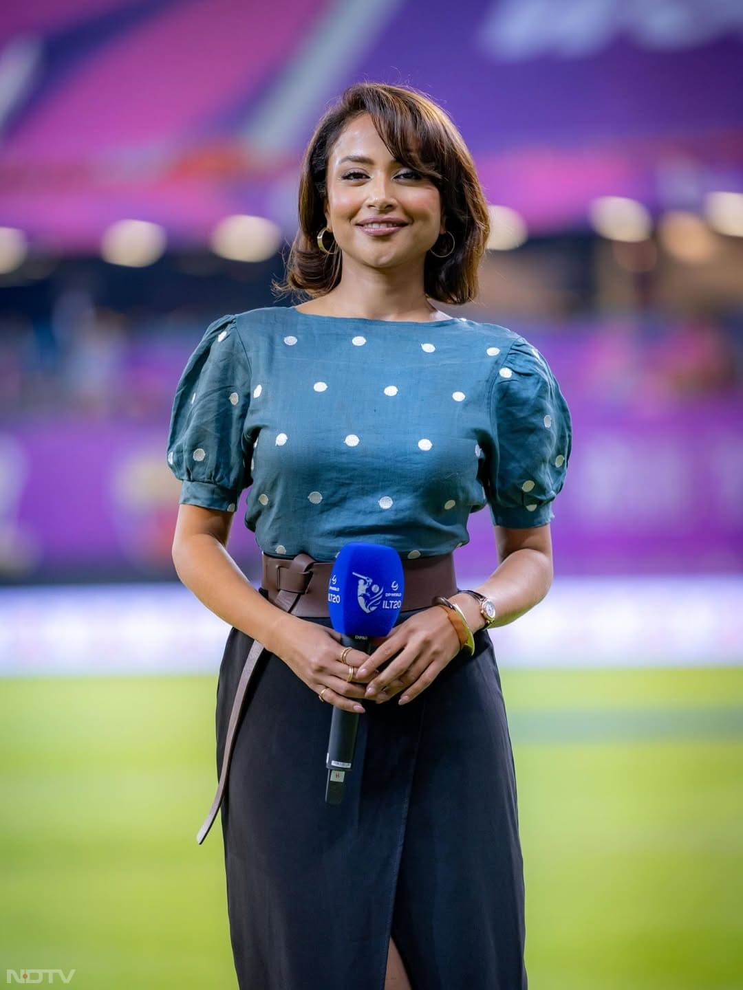 35 वर्षीय रिद्धिमा विराट कोहली और एमएस धोनी जैसे बड़े सितारों का इंटरव्यू ले चुकी हैं.ridhimapathak/Instagram