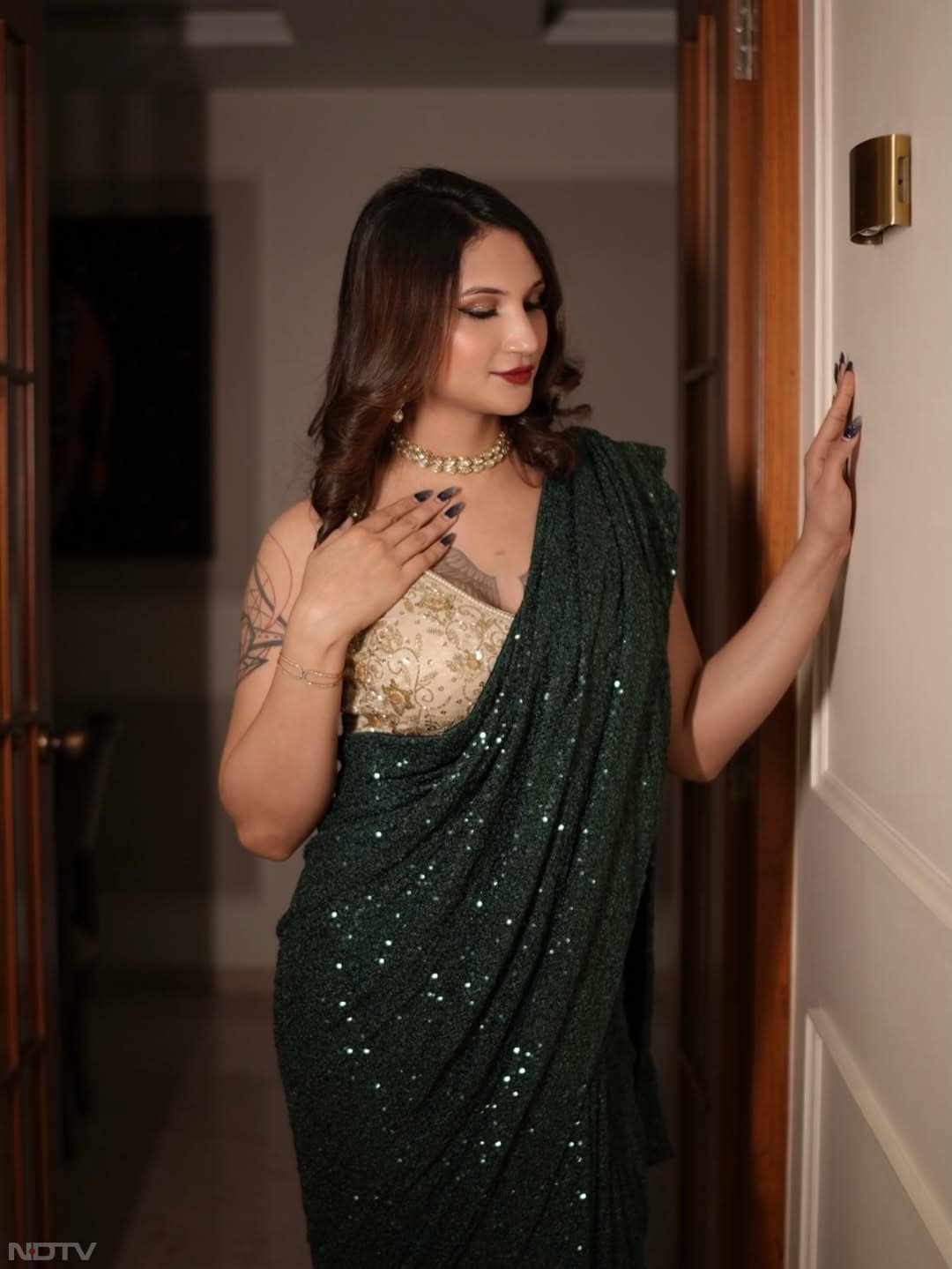 अनाया इंग्लैंड में रहती हैं और अब वह पूर्ण रूप से लड़की बन चुकी हैं. anayabangar/Instagram