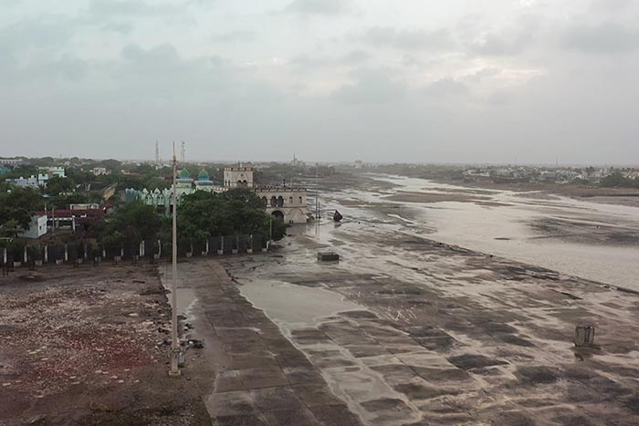 कुछ ही देर में लैंडफॉल करेगा बिपरजॉय, देखें कैसा है गुजरात के तटों का नजारा