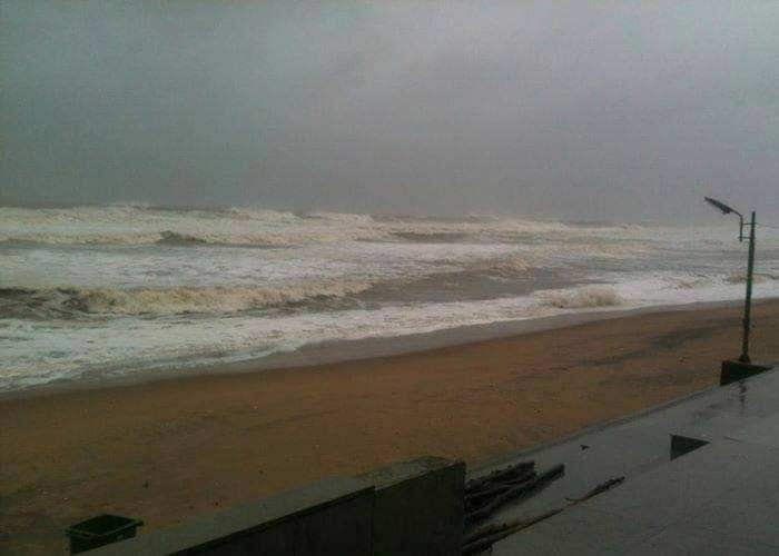 As Cyclone Phailin approaches, massive evacuation on