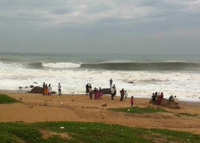 Few people can still be seen at a beach in Visakhapatnam. The Indian Meteorological Department or IMD has said Phailin will remain a "very severe" cyclone, but it is not right to call it a super-cyclone yet. <br><br> Photo courtesy: Maya Sharma