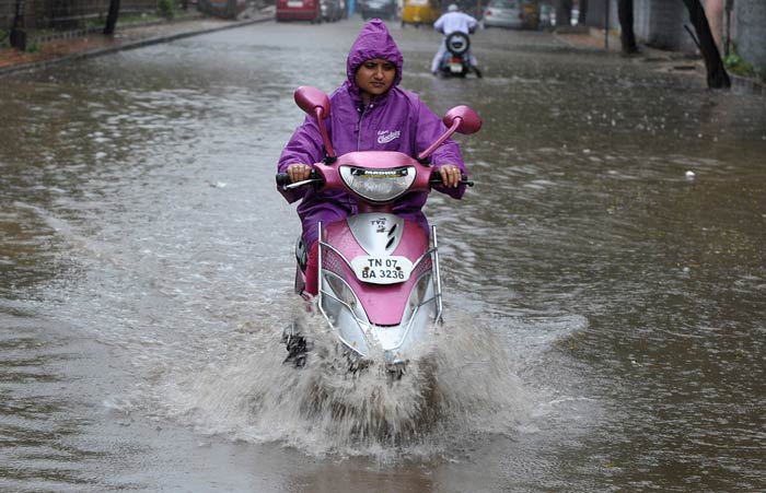 Cyclone Phailin: Heavy rain lashes Andhra Pradesh