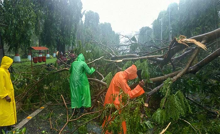चक्रवाती तूफान फानी ने कई राज्यों में बरपाया कहर, ओडिशा में तीन लोगों की मौत