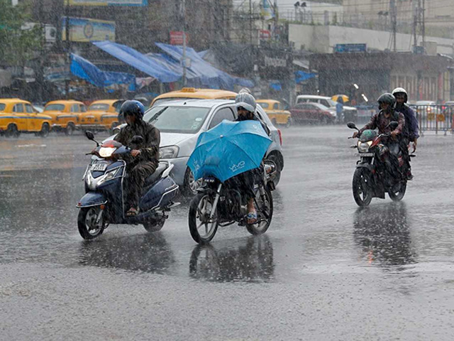 चक्रवाती तूफान फानी ने कई राज्यों में बरपाया कहर, ओडिशा में तीन लोगों की मौत चक्रवाती तूफान फानी ने कई राज्यों में बरपाया कहर, ओडिशा में तीन लोगों की मौत