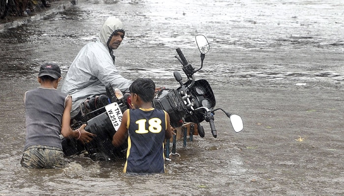 Heavy rains and gales battered India's southeast coast as the region braced itself for one of the worst storm in 14 years, Cyclone Laila.<br><br> So far, 27 people have died and numerous towns and villages inundated.<br><br>Across the region, thousands of residents were evacuated. Power supply in many areas was cut off and the transport system was paralysed.<br><br>After making a landfall on Thursday evening, this system started to weaken gradually.