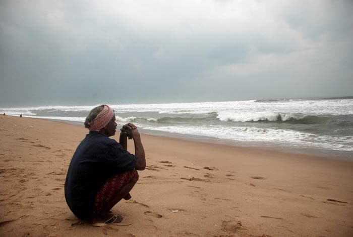 Odisha, Andhra Pradesh brace for Cyclone Phailin