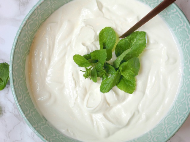 दही हेयर पैक से बालों को मिलते हैं ये जबरदस्त फायदे