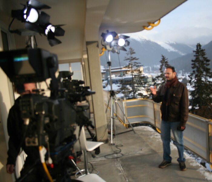 NDTV set up a studio in Davos, close to the Congress Center where the World Economic Forum meeting is taking place. A behind the scenes look at NDTV studio in Davos.(NDTV photo)