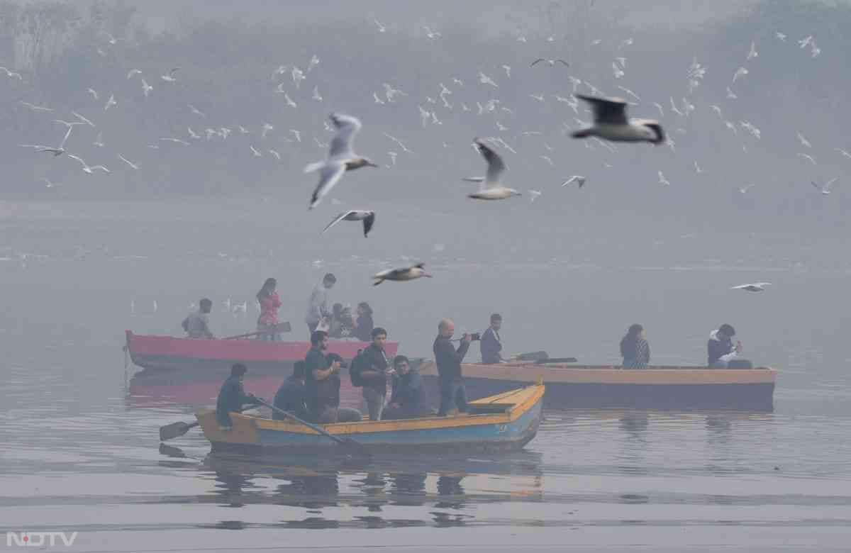 अमेरिका में हुई एक रिसर्च के अनुसार, पार्टिकुलेट मैटर (पीएम) 10 के बढ़ते जोखिम वाले क्षेत्रों में रहने वाले लोगों को आंखों में संक्रमण होने का खतरा दोगुना हो सकता है.