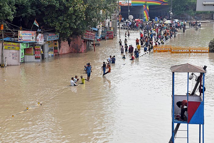 Delhi Flood: दिल्ली में यमुना ने पिछले 45 सालों का तोड़ा रिकॉर्ड, कई इलाके हुए जलमग्न