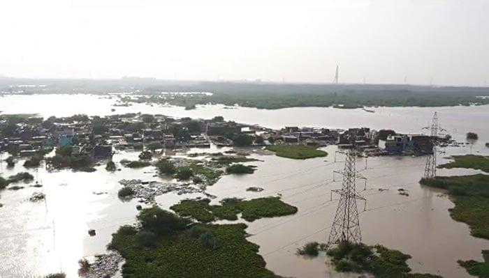 Delhi Flood: दिल्ली में यमुना ने पिछले 45 सालों का तोड़ा रिकॉर्ड, कई इलाके हुए जलमग्न