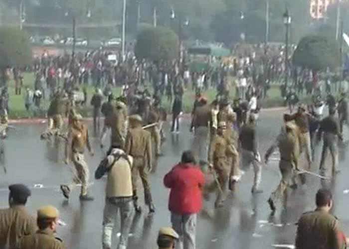 Protests against Delhi gang-rape intensify, prohibitory orders imposed in New Delhi