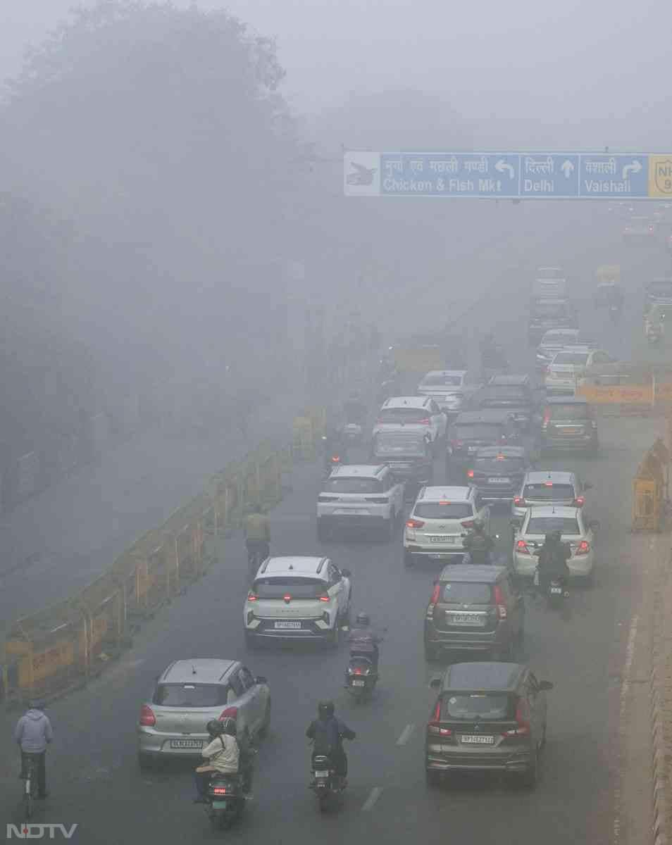 ठंड और सर्दी ही नहीं बल्कि दिल्ली का AQI भी काफी हाई रहा.