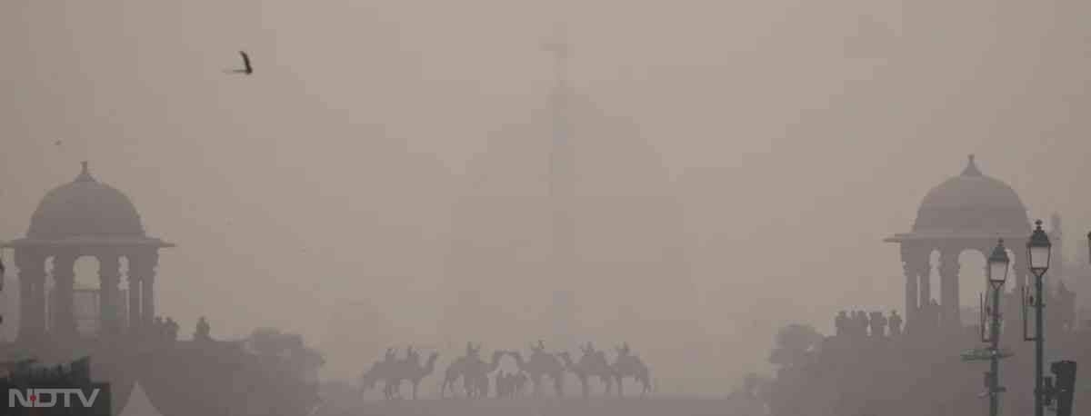 दिल्&zwj;ली में कर्त्&zwj;तव्&zwj;यपथ पर गणतंत्र दिवस की परेड की रिहर्सल के बीच राष्&zwj;ट्रपति भवन भी हुआ गायब.