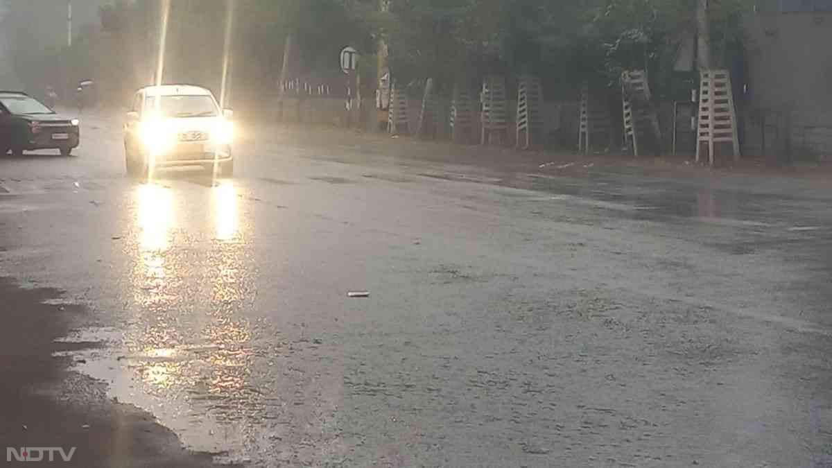 दिल्ली में गुरुवार को पिछले सात वर्षों में जनवरी का सबसे गर्म दिन रहा. इस दौरान अधिकतम तापमान 27.1 डिग्री सेल्सियस दर्ज किया गया.