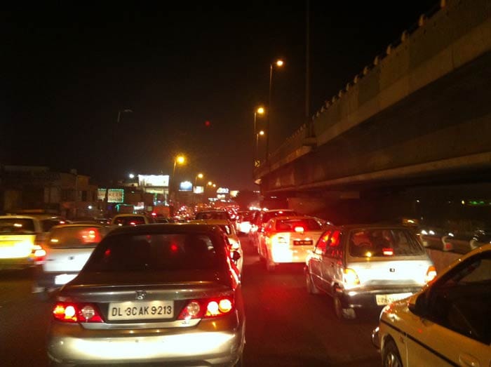 While traffic police were out to try and guide traffic, the sheer number of cars heading to the marriage venues resulted in bumper-to-bumper traffic for kilometres. With the marriage season on, more such scenes are expected unless the authorities crack down on the venues in larges public interest.