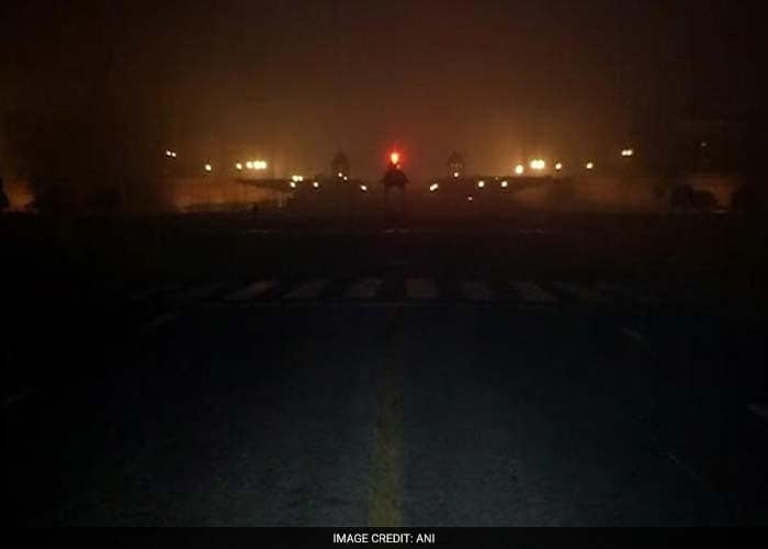 Delhi Experiences Its First Fog Of The Season